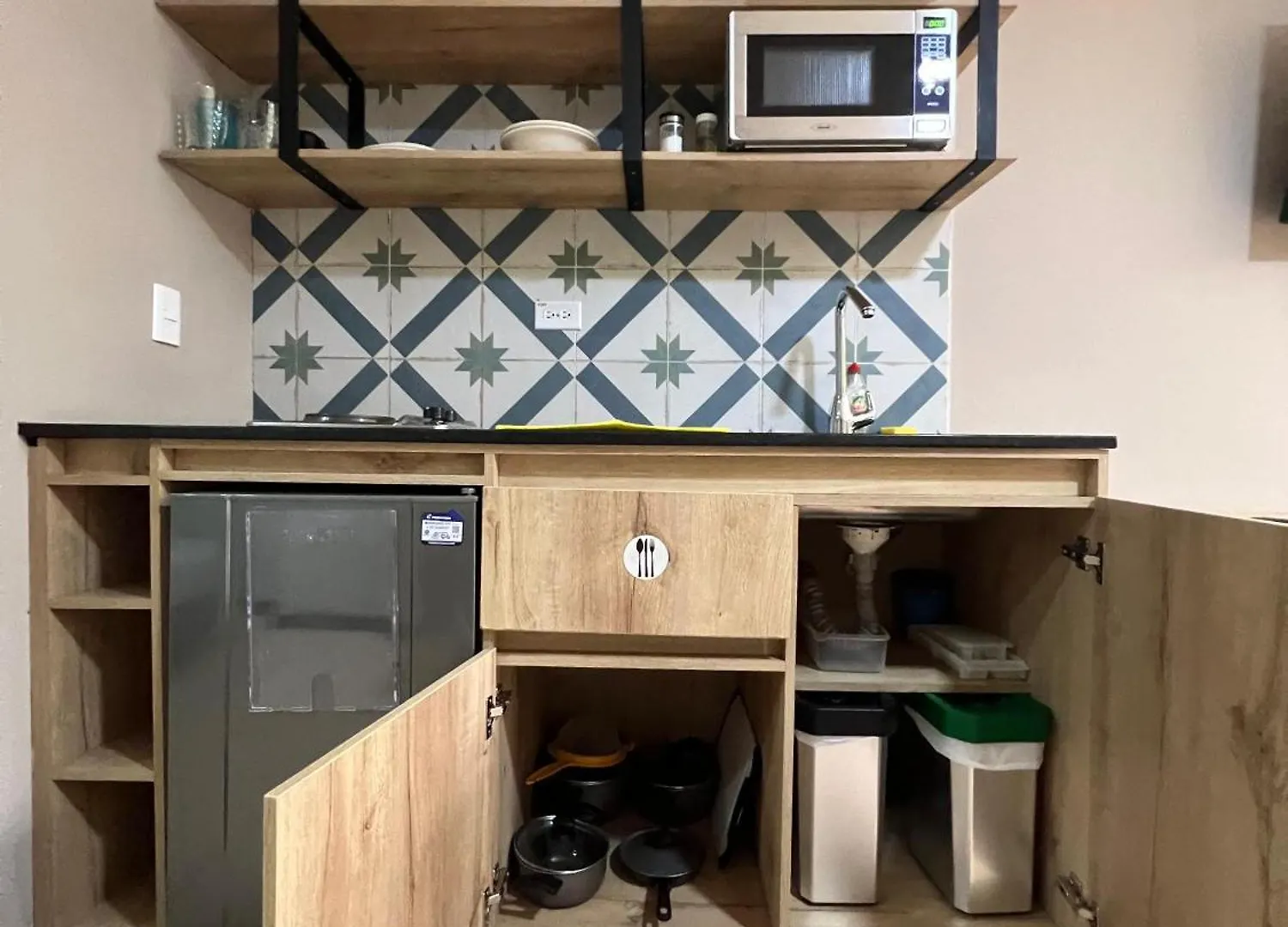 Economico Alojamiento En Medellin Por Dias - A102 By Roots Rentals Apartment