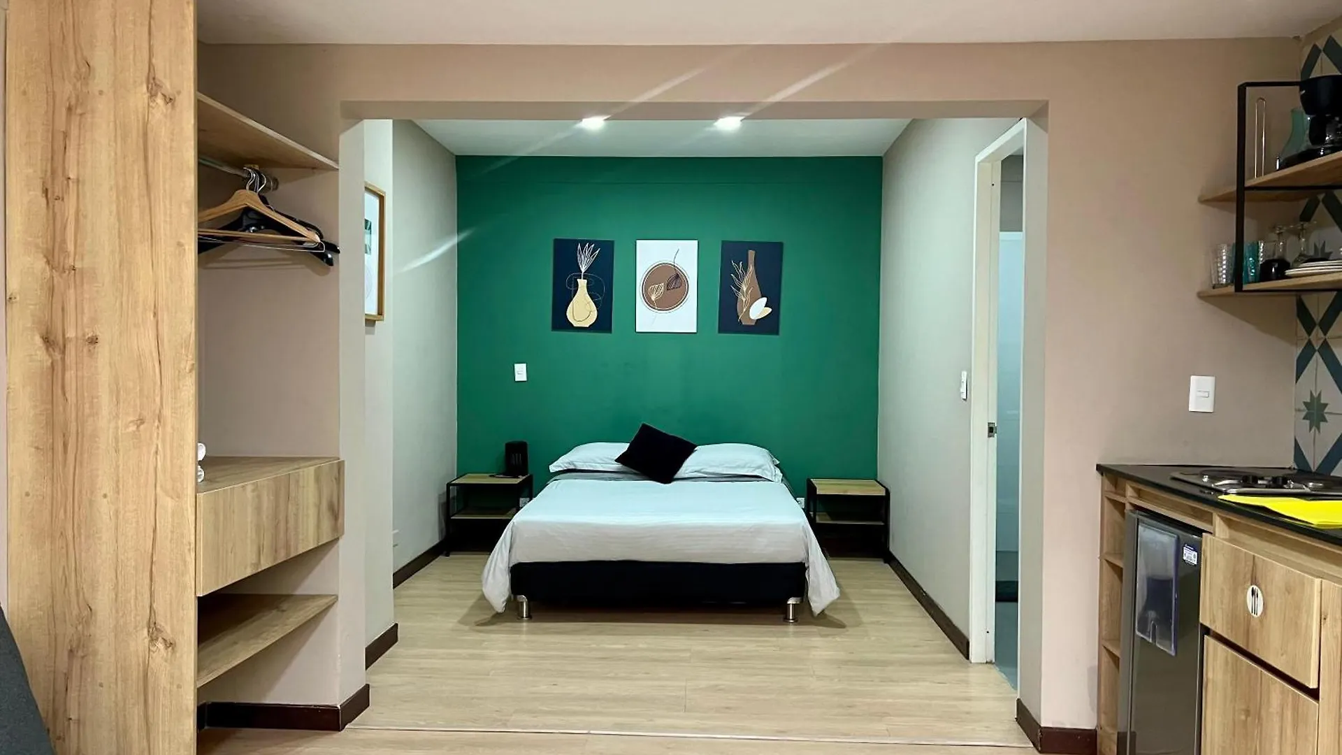 Economico Alojamiento En Medellin Por Dias - A102 By Roots Rentals コロンビア